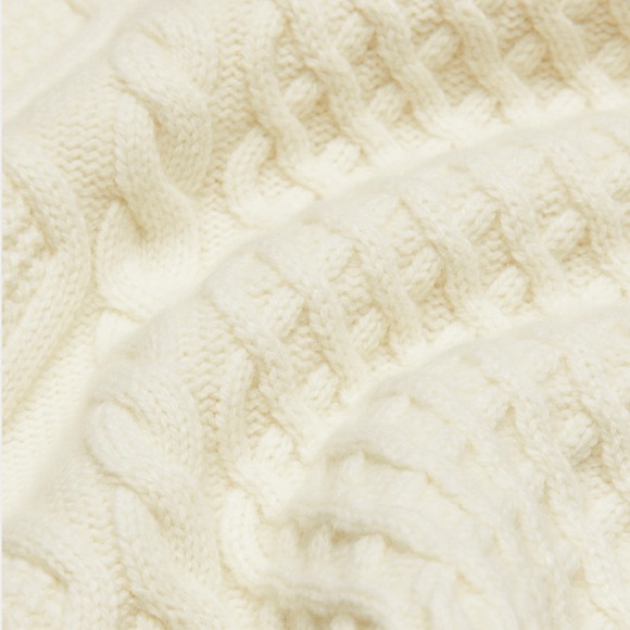 Aritzia x Sunday Best - Boreal 1/4 zip
Merino wool cable-knit sweater, W’s Small - Picture 5 of 8